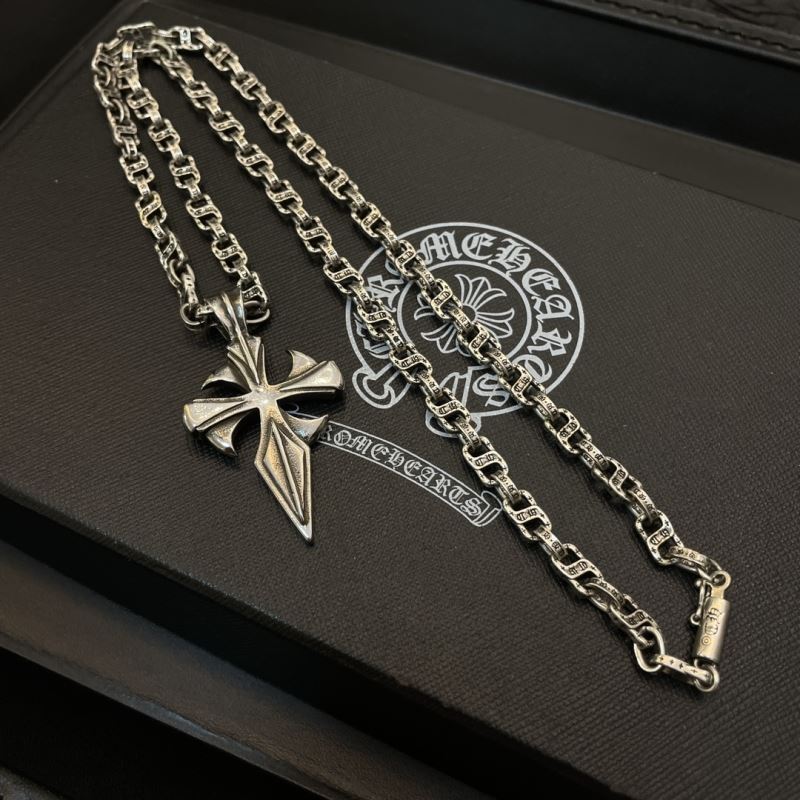 Ch*0me He**ts necklaces